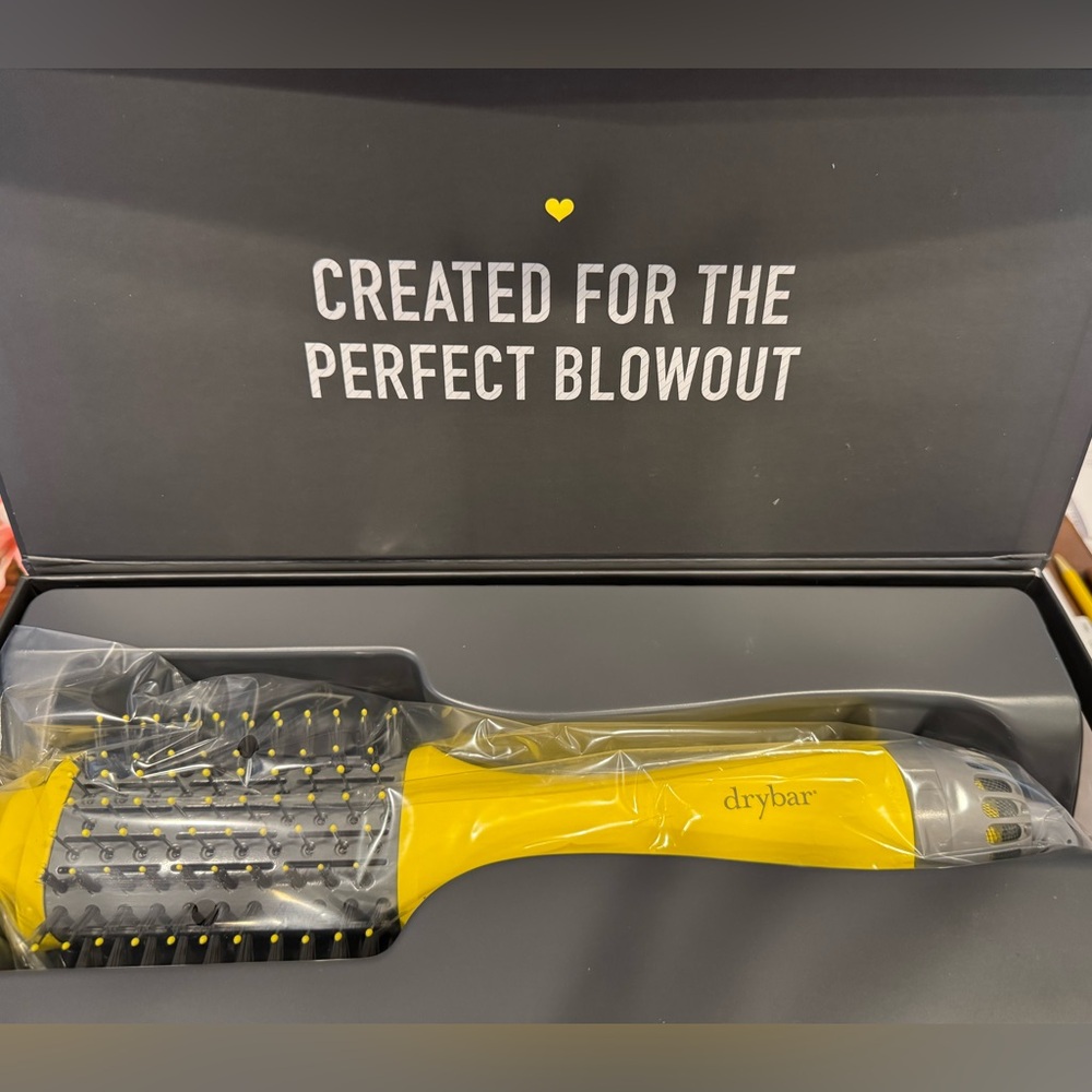 NWB Drybar Yellow and Black Hair Styling Tool 💛